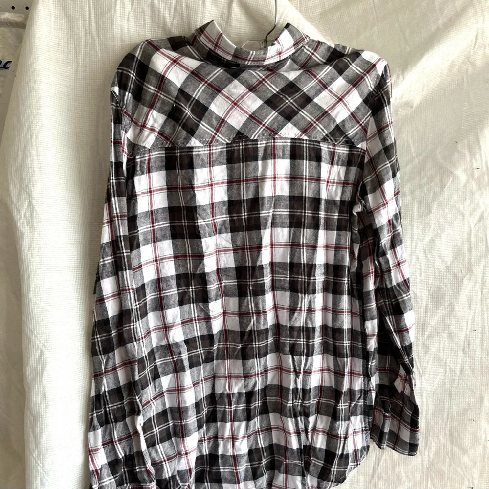 Empyre plaid button up long sleeve top with roses women’s small - Picture 2 of 6